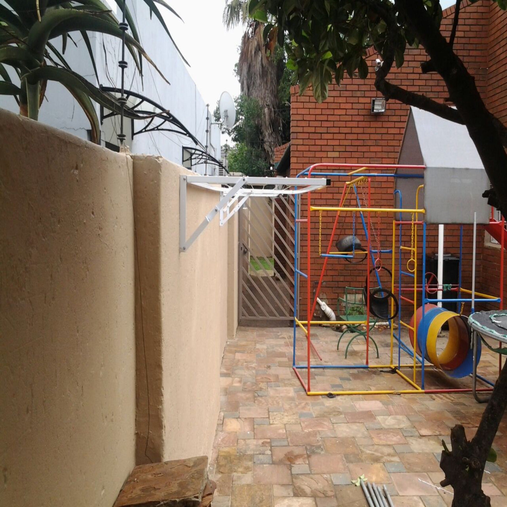 SAW001: Foldaway Washing Line - (Delivery & Installation included in Major Centers in  GAUTENG ONLY)